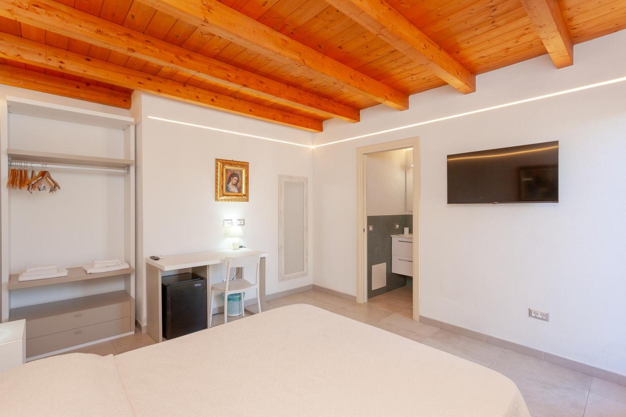 B&B Pettirosso San Teodoro  Exterior foto
